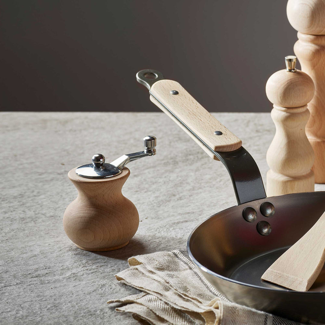 DE BUYER macina sale piccolo con manovella BOOGIE in legno chiaro