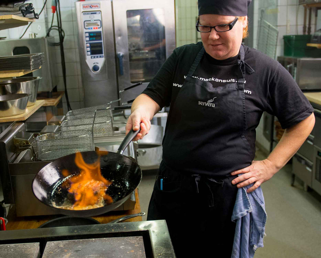 RONNEBY BRUK cast iron frypan ULTRA LIGHT ORIGINAL 24 cm with silicone handle, pre-seasoned