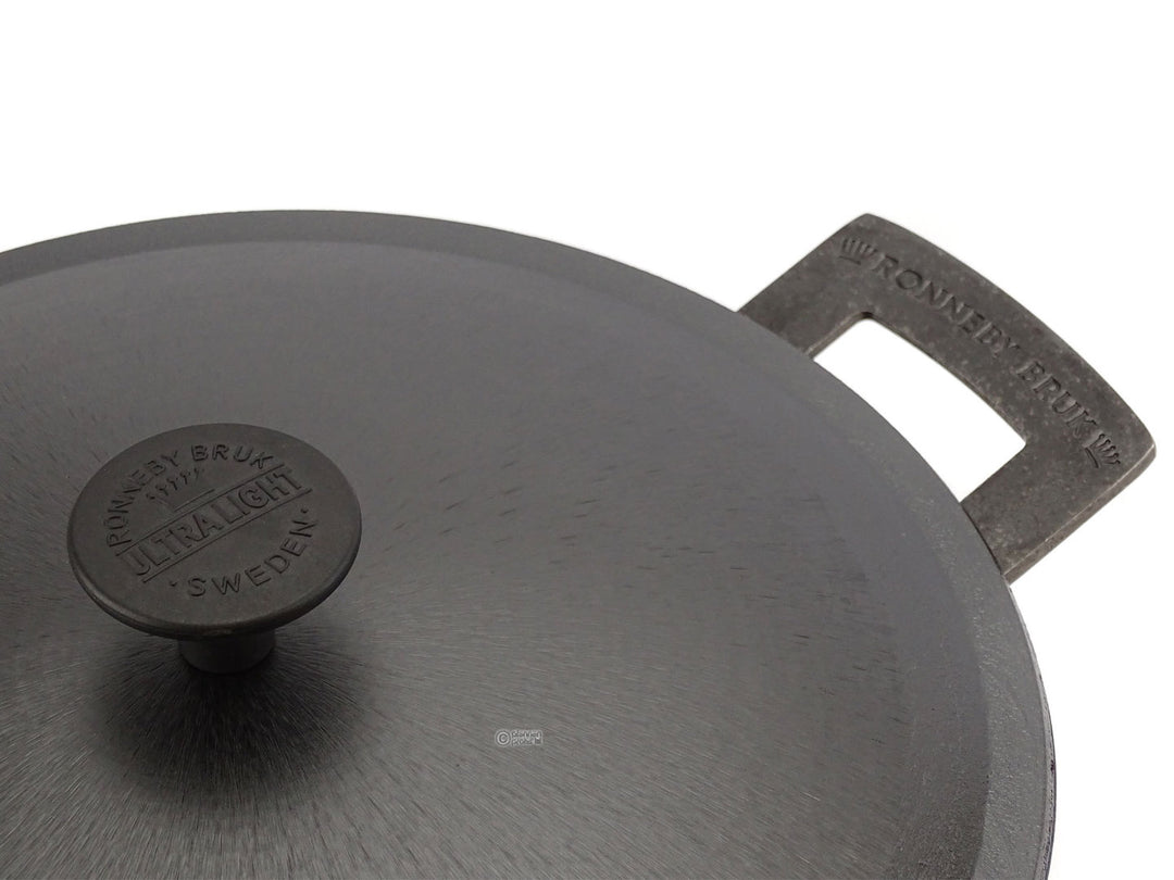 RONNEBY BRUK Gusseisen Bräter rund ULTRA LIGHT PROFESSIONAL 28 cm, schon eingebrannt