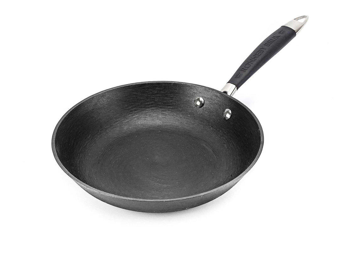 RONNEBY BRUK cast iron frypan ULTRA LIGHT ORIGINAL 24 cm with silicone handle, pre-seasoned