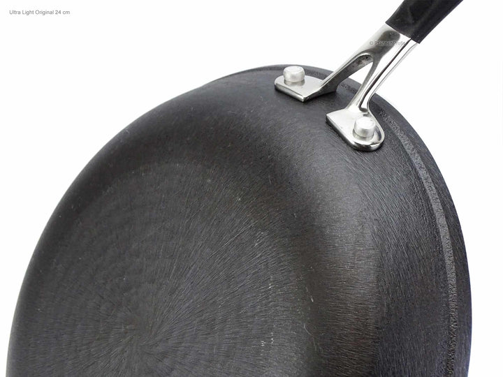 RONNEBY BRUK cast iron frypan ULTRA LIGHT ORIGINAL 20 cm with silicone handle, pre-seasoned