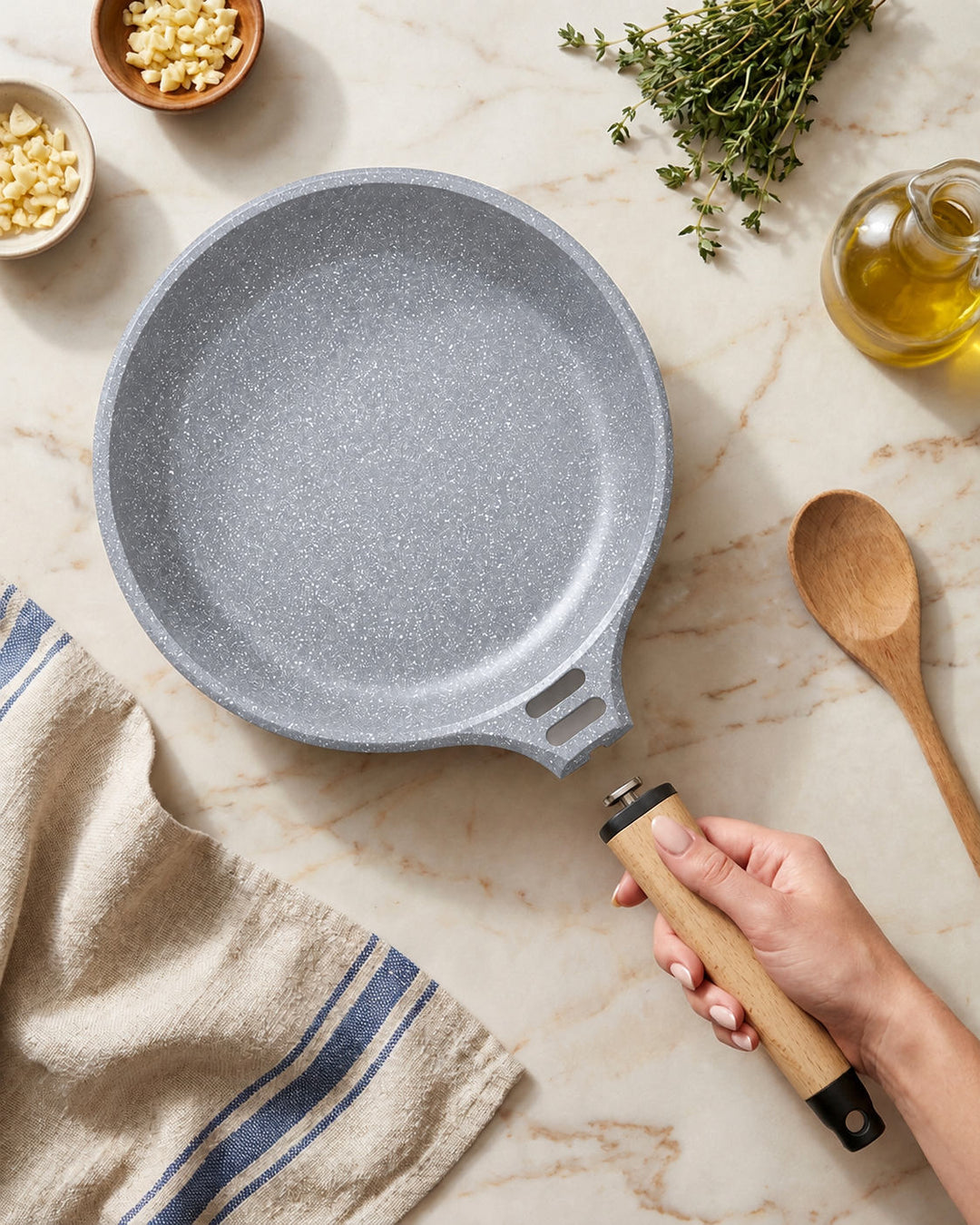 CASTEY Alu Guss Bratpfanne STONE CERAMIC 24 cm PFAS-frei abnehmbarer Holzgriff Induktion
