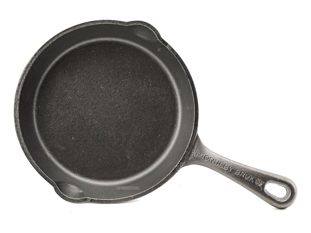 Cast iron cookware from Ronneby Bruk Sweden, pre-seasoned